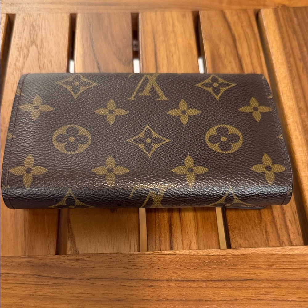 Louis Vuitton Brown and Gold Monogram Wallet - Picture 4 of 13